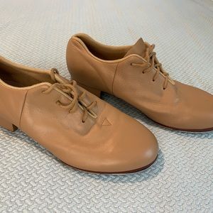 Size 6 tan leather BLOCH flex tap shoes EUC
